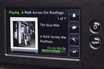 Na środku okładka płyty, informacje
o tytule, czas, a z boku przyciski menu.