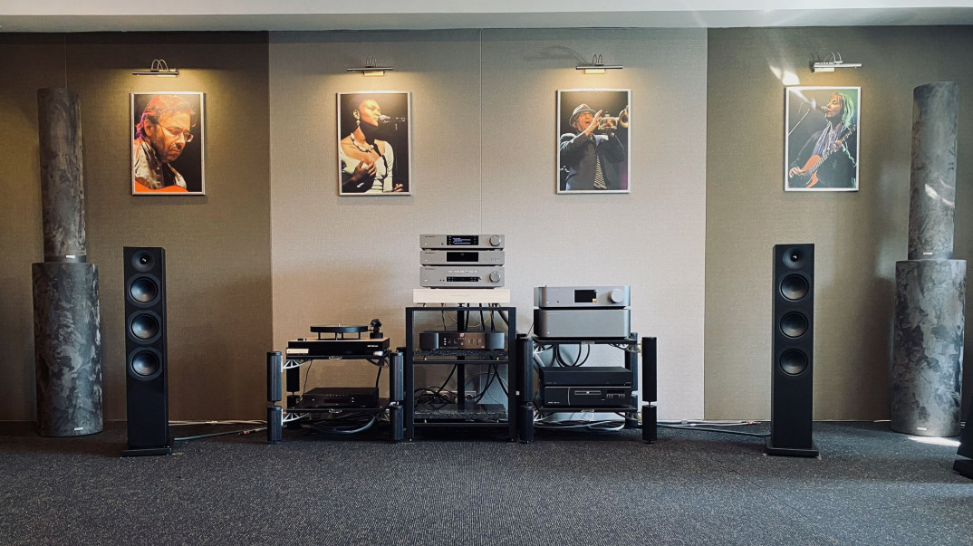 Q21 poleca: elektronika Cambridge Audio z serii CX i kolumny System Audio Saxo 60
