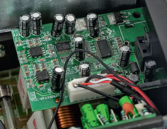 Burr Brown PCM5100 zamienia sygnały cyfrowe na analogowe.