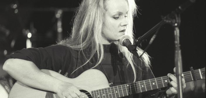 "Nightbird" Evy Cassidy już w sklepach