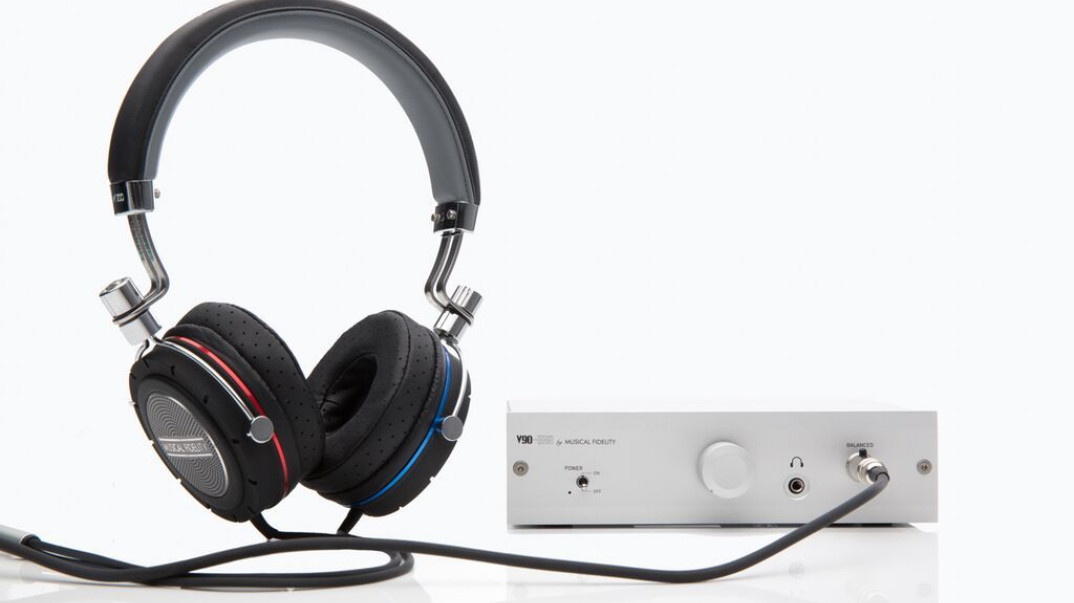 Musical Fidelity V90 BHA + MF200B