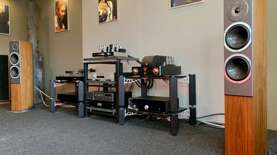 Odsłuchy kolumn Audiovector R3 Signature w salonie Q21