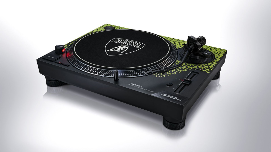 Technics i Automobili Lamborghini przedstawiają system gramofonowy z napędem bezpośrednim SL-1200M7B