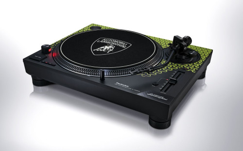 Technics i Automobili Lamborghini przedstawiają system gramofonowy z napędem bezpośrednim SL-1200M7B