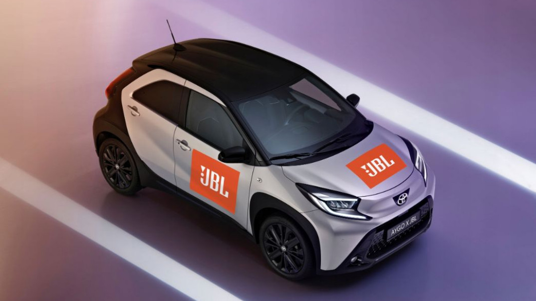 JBL gra razem z WOŚP. Weź udział w aukcjach na allegro i wylicytuj Toyotę Aygo