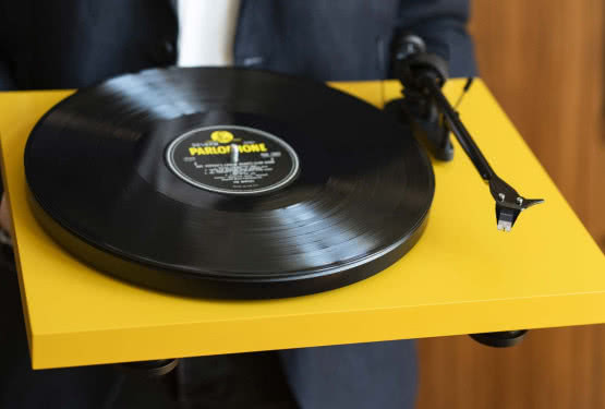 Tydzień z czerwonym winylem w poznańskim salonie HTaudio