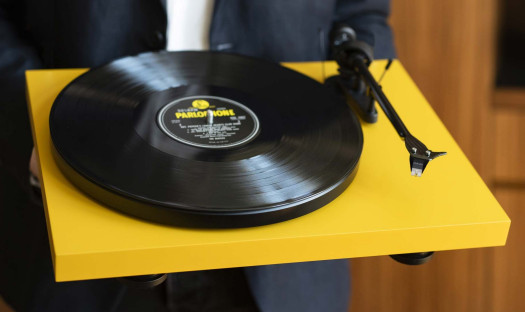 Tydzień z czerwonym winylem w poznańskim salonie HTaudio