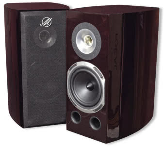 W pierwszym
wrażeniu może
się to wydawać
niepoważne
i niekompetentne - nazywać tak
wyrafinowaną,
hi-endową
konstrukcję "głośnikiem
bibliotecznym"…
Ale tak właśnie sami
Francuzi nazywają
tej wielkości
zespoły głośnikowe - "Eicentes
Bibliotheque".
