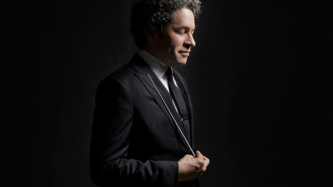 "Charles Ives: Complete Symphonies" - Gustavo Dudamel i filharmonicy Los Angeles wykonują symfonie mistrza 