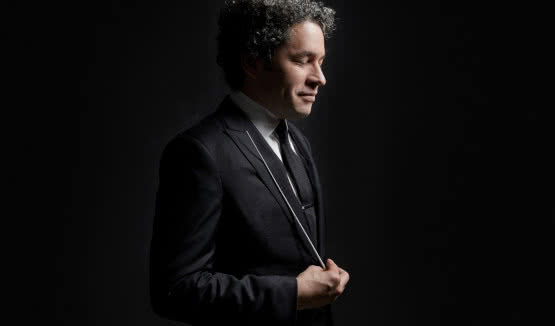 "Charles Ives: Complete Symphonies" - Gustavo Dudamel i filharmonicy Los Angeles wykonują symfonie mistrza 