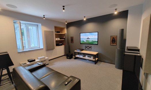 Dwa tygodnie z kinem domowym w salonie Q21