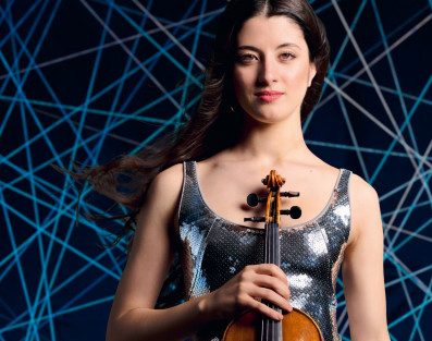 Maria Dueñas gra "Kaprysy" Paganiniego - jedne z najtrudniejszych dzieł napisanych na skrzypce