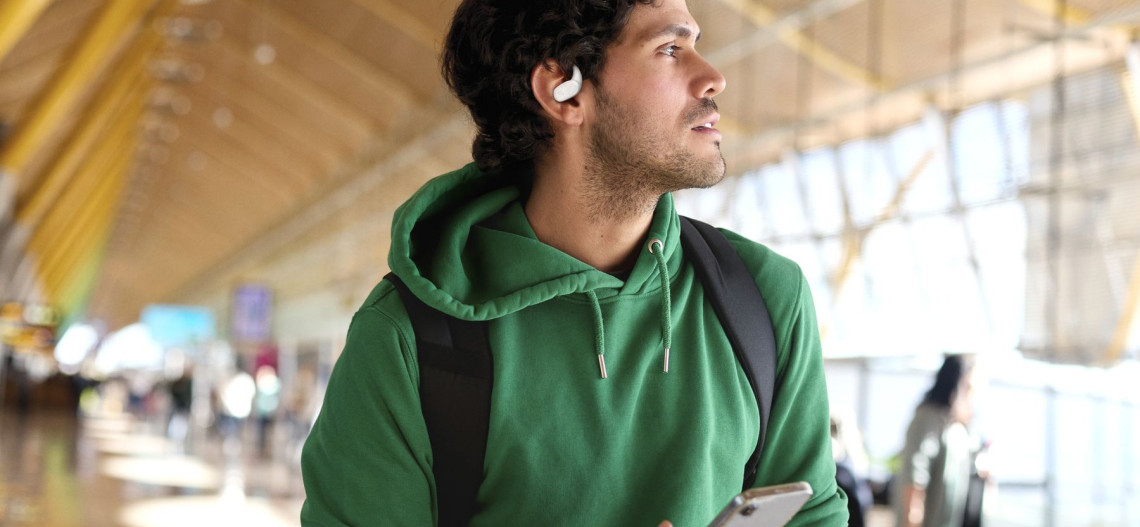 JBL Sense Lite - lekkie silikonowe słuchawki, którym niestraszny deszcz