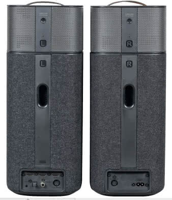 Obudowa jednego
z głośników zawiera
wzmacniacze,
drugiego -
zasilacze.