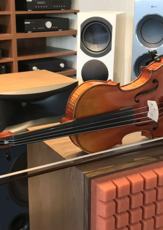 Prezentacja kolumn JBL L100 Classic i muzyka na żywo