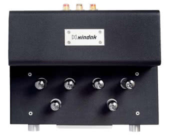 Klasyczny układ - z przodu lampy, z tyłu transformatory
w ekranie.