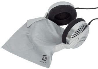 W tym przypadku zestaw
akcesoriów ogranicza się do...
ściereczki.