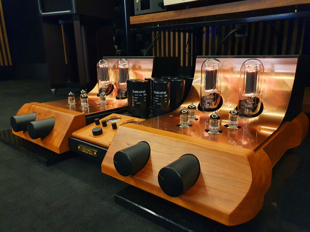 Odsłuchy wzmacniacza Unison Research Absolute 845 w salonie audioplaza.pl w Poznaniu