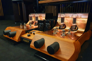 Odsłuchy wzmacniacza Unison Research Absolute 845 w salonie audioplaza.pl w Poznaniu