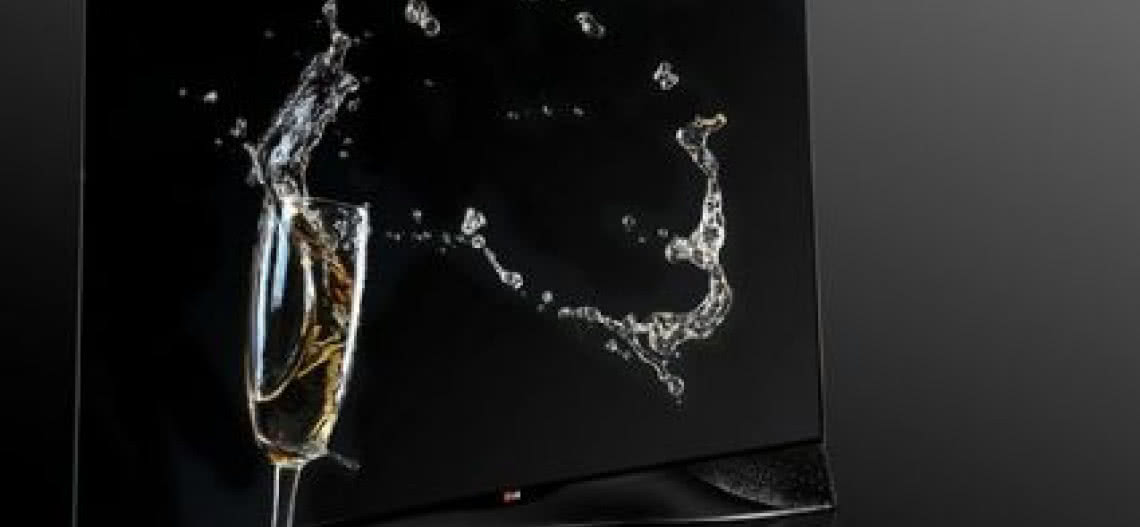 TV LG zdobiony kryształami Swarovskiego