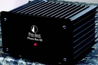 Phono Box SE - choć niewielkich rozmiarów, przedwzmacniacz ten posiada oba moduły (MM i MC), sprawuje się wyśmienicie, szkoda tylko, że ma niewiele ustawień dopasowujących.