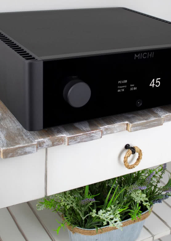 Wzmacniacze zintegrowane Rotel Michi X5 i X3