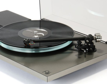 Debiutuje nowy gramofon Regi - 6 RS Edition. Wiele usprawnień i najbardziej zaawansowana wkładka