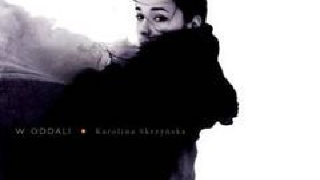 Karolina Skrzyńska i jej debiutancki album "W oddali"