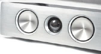 Dwa takie zestawy
tworzą
coś więcej
niż dwukanałowy
układ
dwudrożny
- po jednym przetworniku średniotonowym
z każdej strony pracuje w odpowiednim
kanale efektowym.