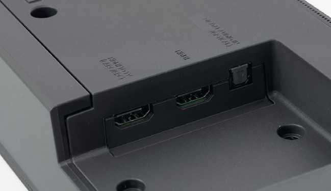 Połączenie z telewizorem załatwia tradycyjnie HDMI ARC, a także firmowy, bezprzewodowy tryb Wi-Fi z transmisją Dolby Atmos.