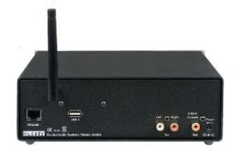 Z jednej strony wejścia do odbioru
plików, z drugiej - wyjścia cyfrowe
i analogowe.