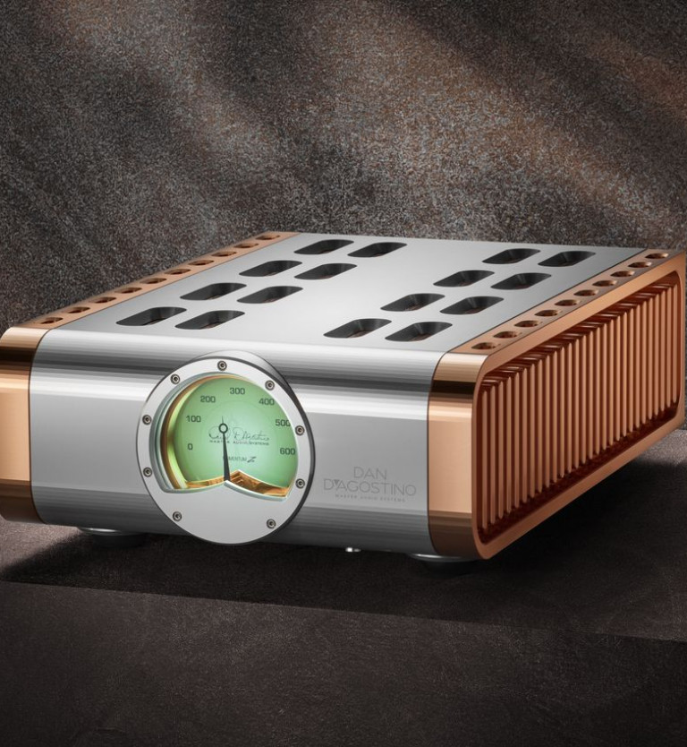 Dan D'Agostino Momentum Z - nowe technologie we wzmacniaczu na 15-lecie