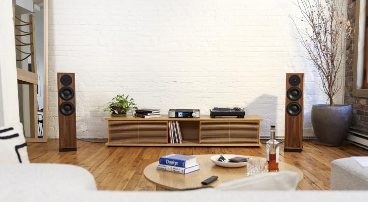 MOON 371 - nowy wzmacniacz strumieniujący o naprawdę dużych możliwościach