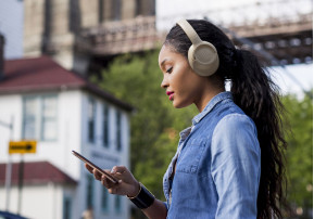 JBL Tune 730 BT - 3 tryby pracy i 76 godzin grania