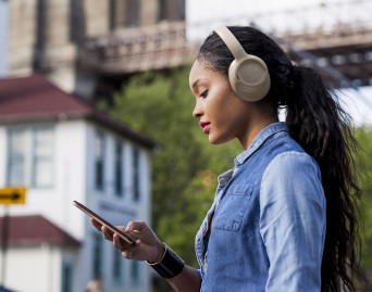 JBL Tune 730 BT - 3 tryby pracy i 76 godzin grania