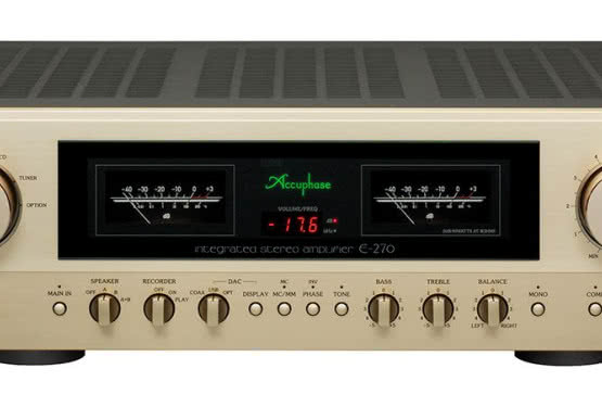 Accuphase E-270 w salonie MegaHz