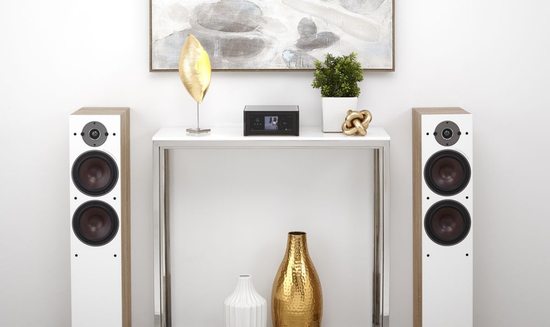 Hybrydowy wzmacniacz cyfrowy NAD M10 już w sprzedaży 