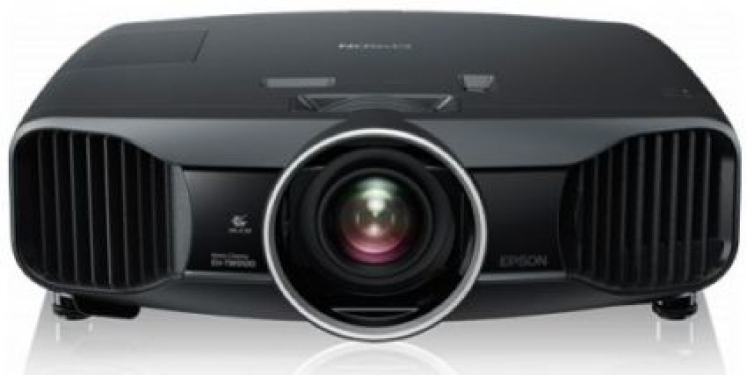 Pojedynek projektorowych mocarzy w toruńskim salonie Patron