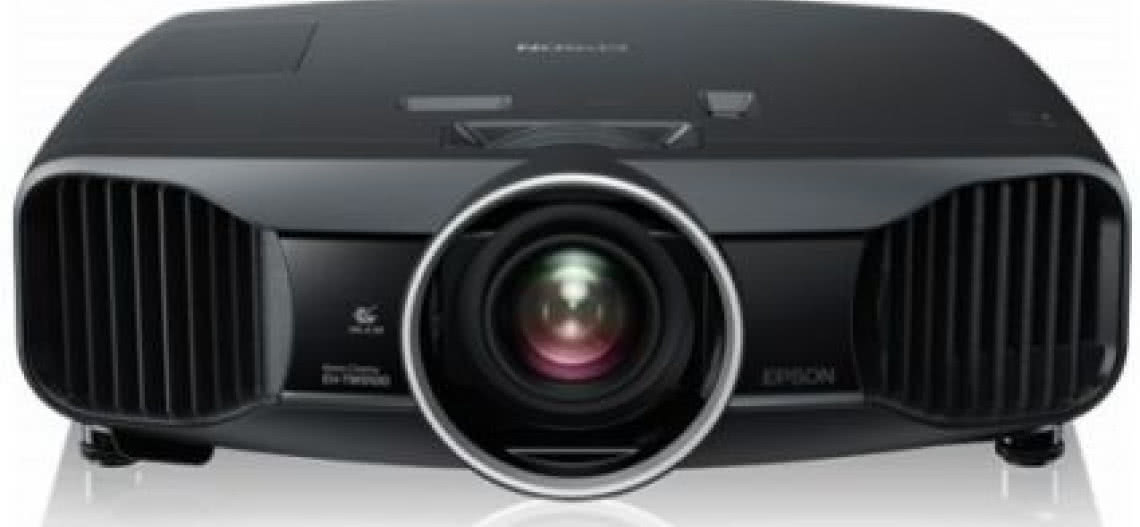 Pojedynek projektorowych mocarzy w toruńskim salonie Patron