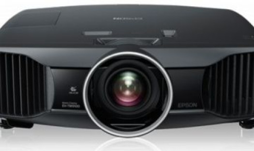 Pojedynek projektorowych mocarzy w toruńskim salonie Patron