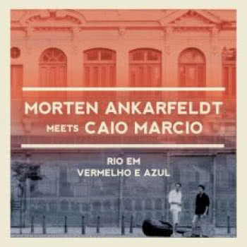 Rio em Vermelho e Azul