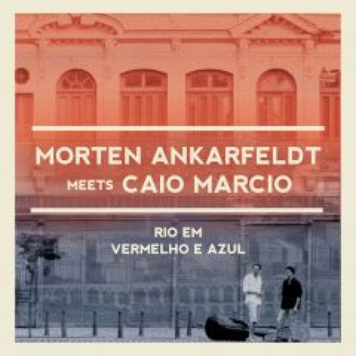 Rio em Vermelho e Azul