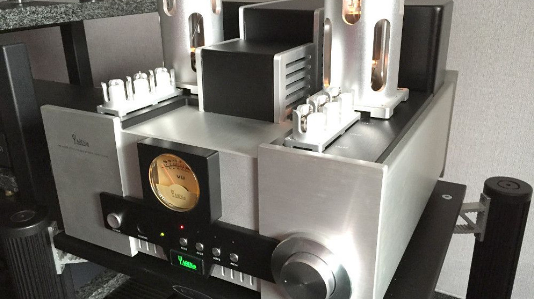 Prezentacje wzmacniacza lampowego Yaqin MS-650B w salonie audio-video Q21