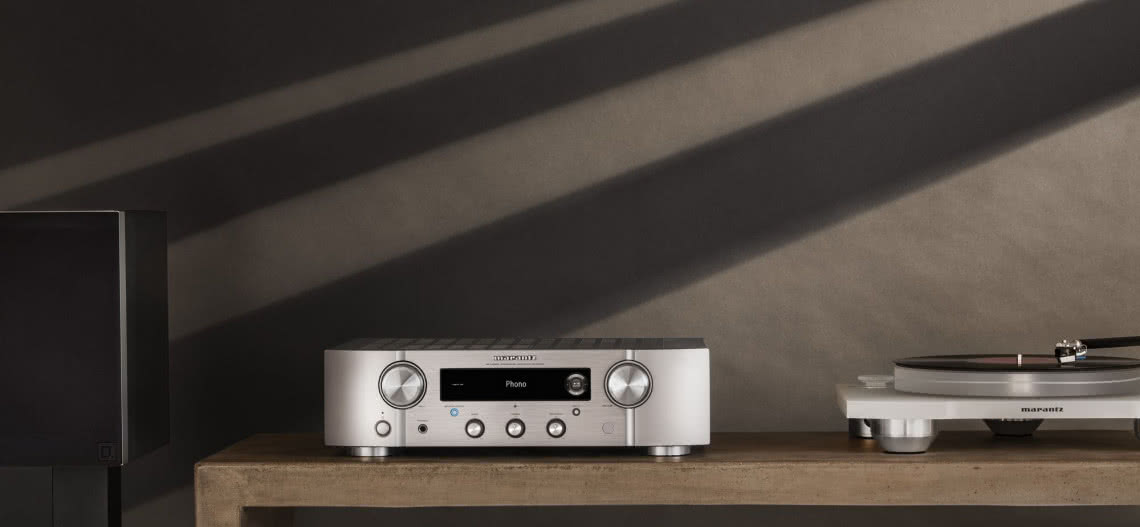 Wzmacniacz zintegrowany Marantz PM7000N z funkcjonalnością streamingu muzyki