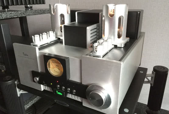 Prezentacje wzmacniacza lampowego Yaqin MS-650B w salonie audio-video Q21