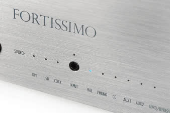 W rządku diod
wskazujących wybrane
wejście, umieszczono
gniazdko mini-jack do
urządzeń przenośnych.