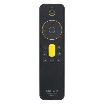 Pilot
dołączony
do odtwarzacza
jest systemowy,
zawiera
także podstawowe
funkcje
wzmacniacza.