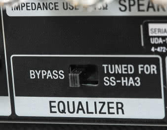 Procesory cyfrowe wykorzystano do korekcji charakterystyki
częstotliwościowej, przygotowanej dla
firmowych kolumn Sony SS-HA3.