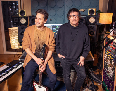 Zalewski i Smolik w nowej wersji piosenki "Kolorowy wiatr" dla BBC Earth