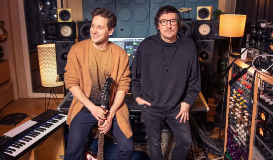 Zalewski i Smolik w nowej wersji piosenki "Kolorowy wiatr" dla BBC Earth